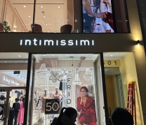 Intimissimi - 601 5th Ave, NY, NY